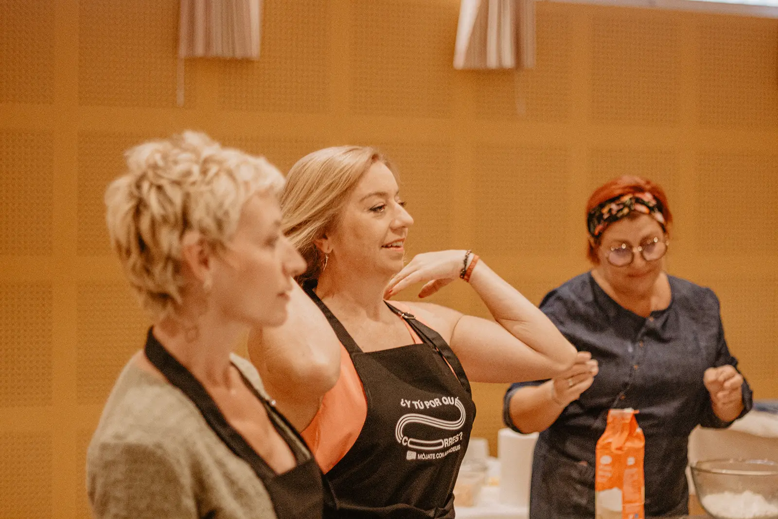 Una atleta de la Iniciativa Mójate con Aquadeus durante el Teambuilding Saludable